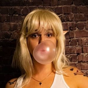 Meet your Posher, Toni